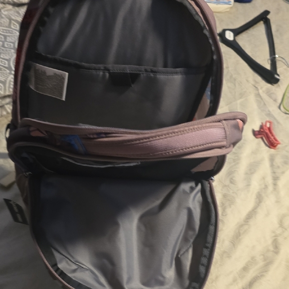 Colorful Leaf Pattern Backpack - Picture 6 of 7